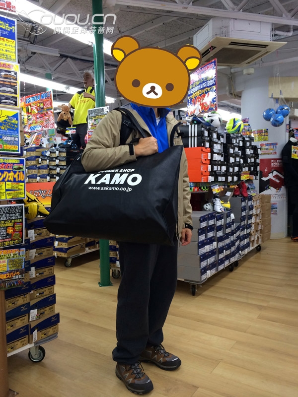 去东京逛了半天FUTABA,真的停不下来!(UNDERARMOUR)