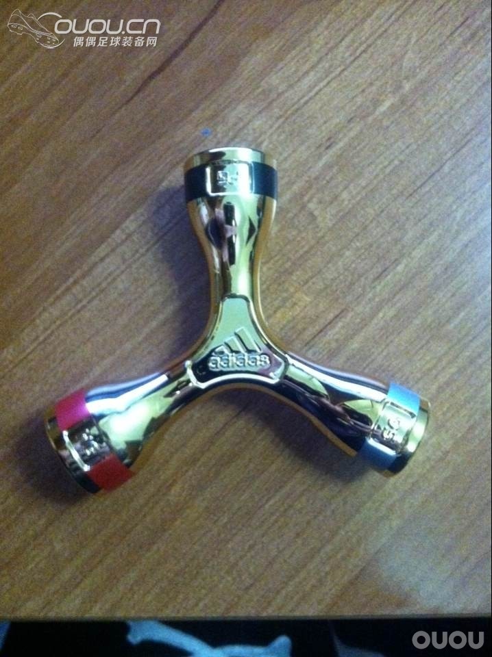 兄弟们看看这款是F50的哥哥还是弟弟