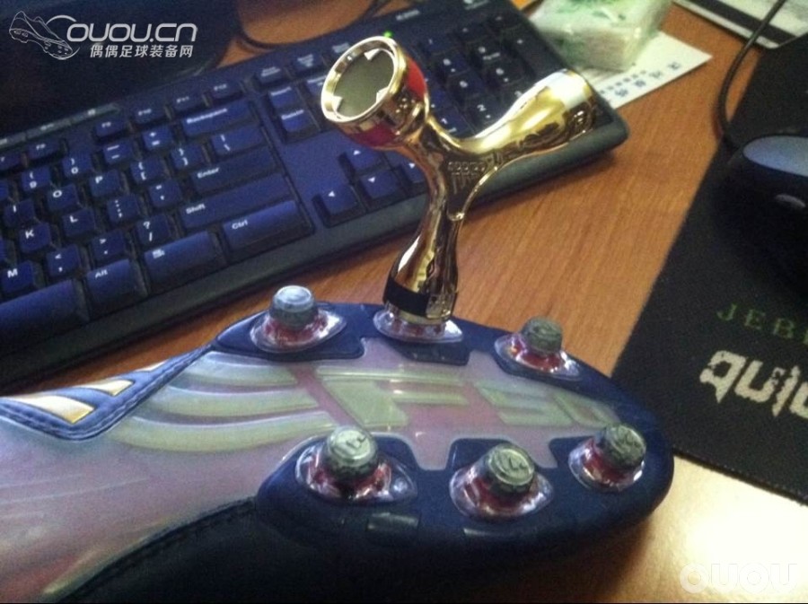 兄弟们看看这款是F50的哥哥还是弟弟