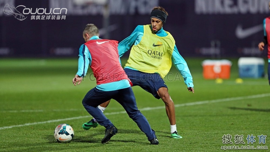 巴萨训练,小白测试新系列magista小黑鞋?