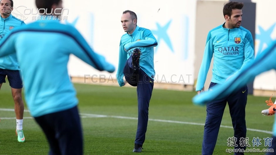 巴萨训练,小白测试新系列magista小黑鞋?