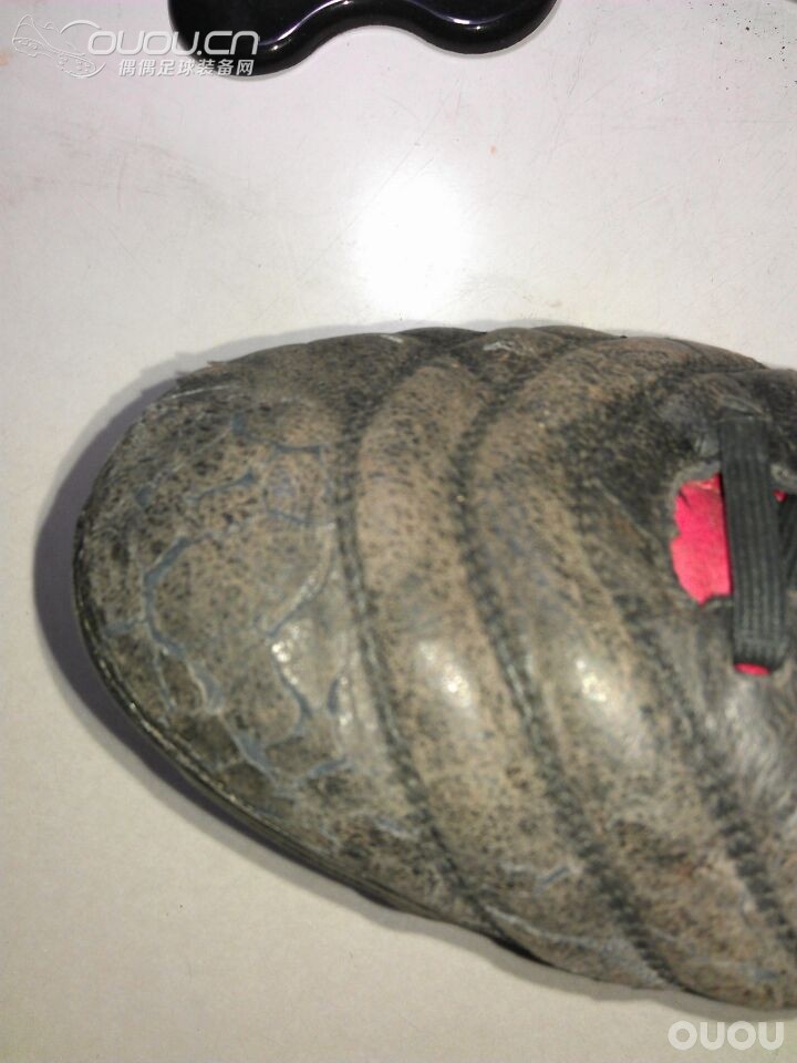 有图,传奇4皮面开裂的问题,都来看看吧,各种求助