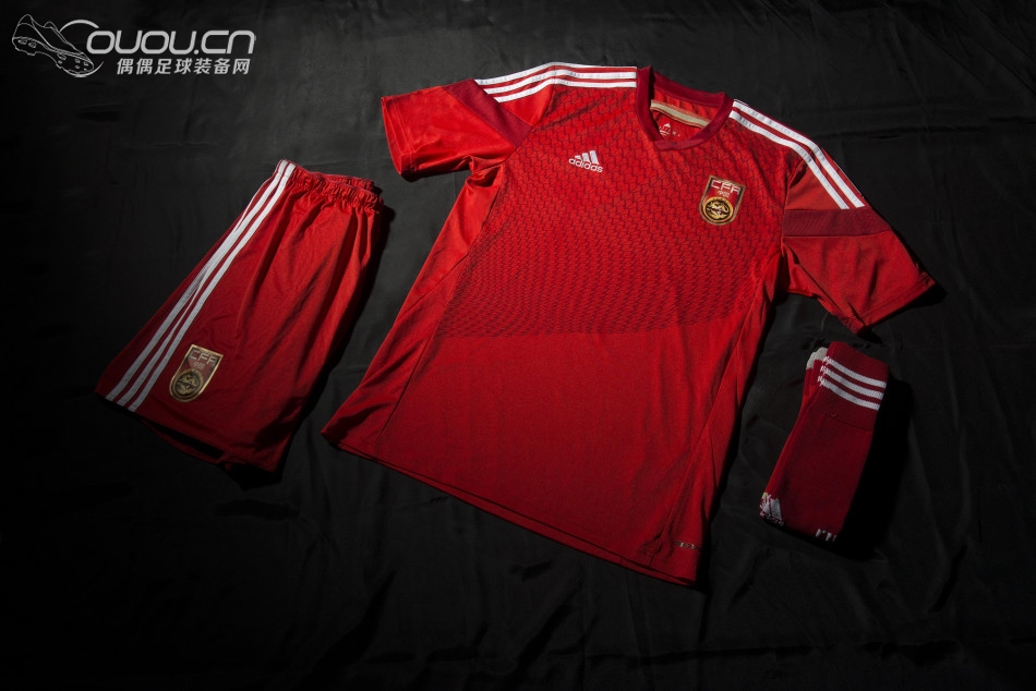 二月的最后一天,国足发布了新球衣