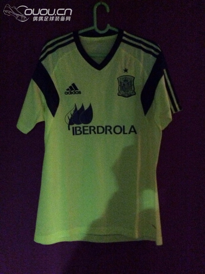 西班牙球员版训练 好轻 好骚 好好看