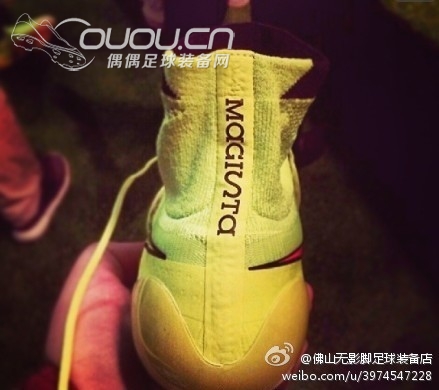 {被钉鞋踩到了怎办}今夜眼光聚焦都在NIKE magista。獨特的外表與材料,甚至讓我們認識到原來編織而成的布鞋