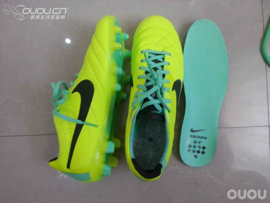 之前在耐克官网上购入的TIEMPO LEGEND IV FG