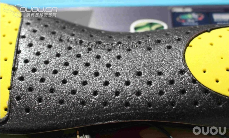 新人第一贴!! 人生第一双专业足球鞋次顶刺客9HG