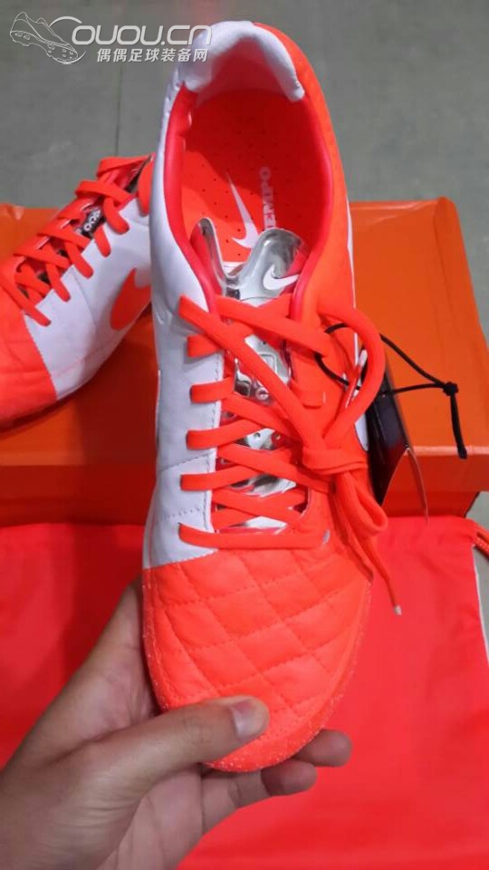 2014年首次出手…NIKE刺客紀念版,傳奇5紅…附加朋友的鞋…