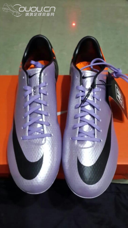 2014年首次出手…NIKE刺客紀念版,傳奇5紅…附加朋友的鞋…