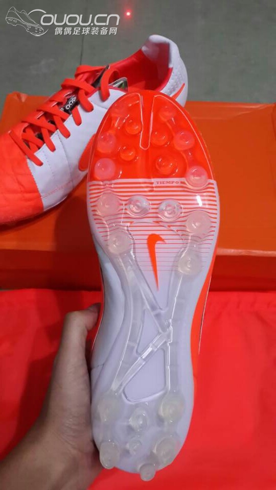 2014年首次出手…NIKE刺客紀念版,傳奇5紅…附加朋友的鞋…