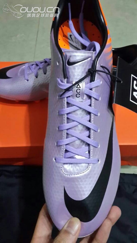 2014年首次出手…NIKE刺客紀念版,傳奇5紅…附加朋友的鞋…