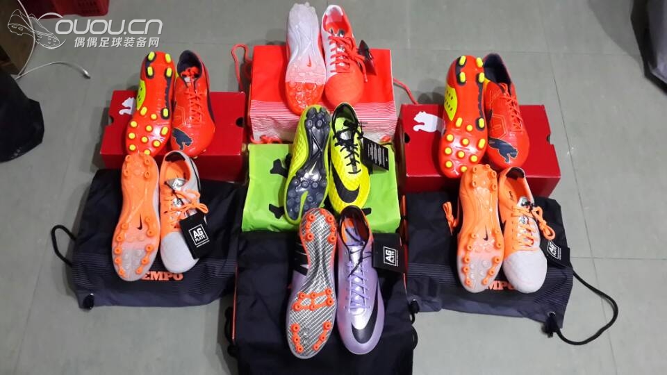 2014年首次出手…NIKE刺客紀念版,傳奇5紅…附加朋友的鞋…