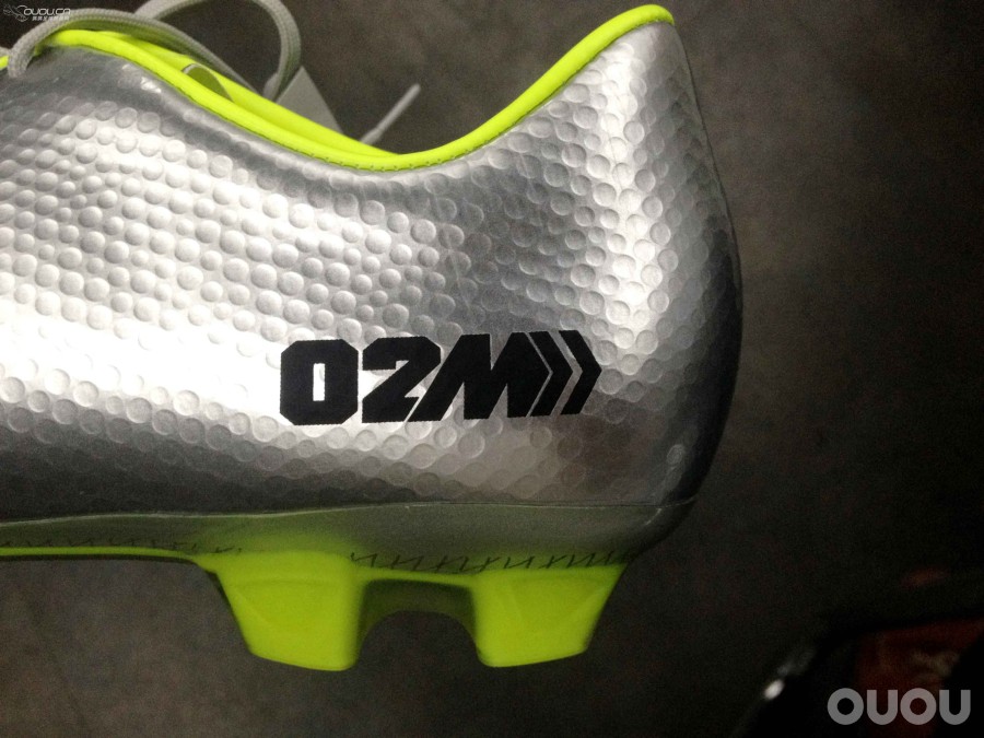 顶级刺客9 HG,2002大罗世界杯金靴复刻版