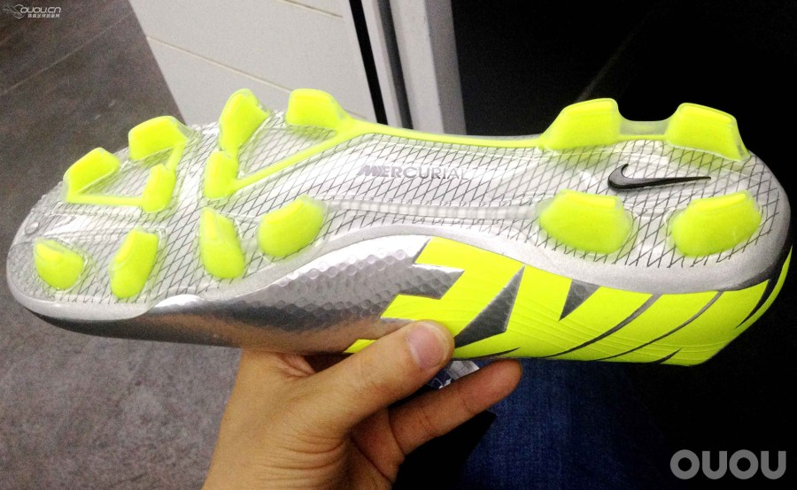 顶级刺客9 HG,2002大罗世界杯金靴复刻版