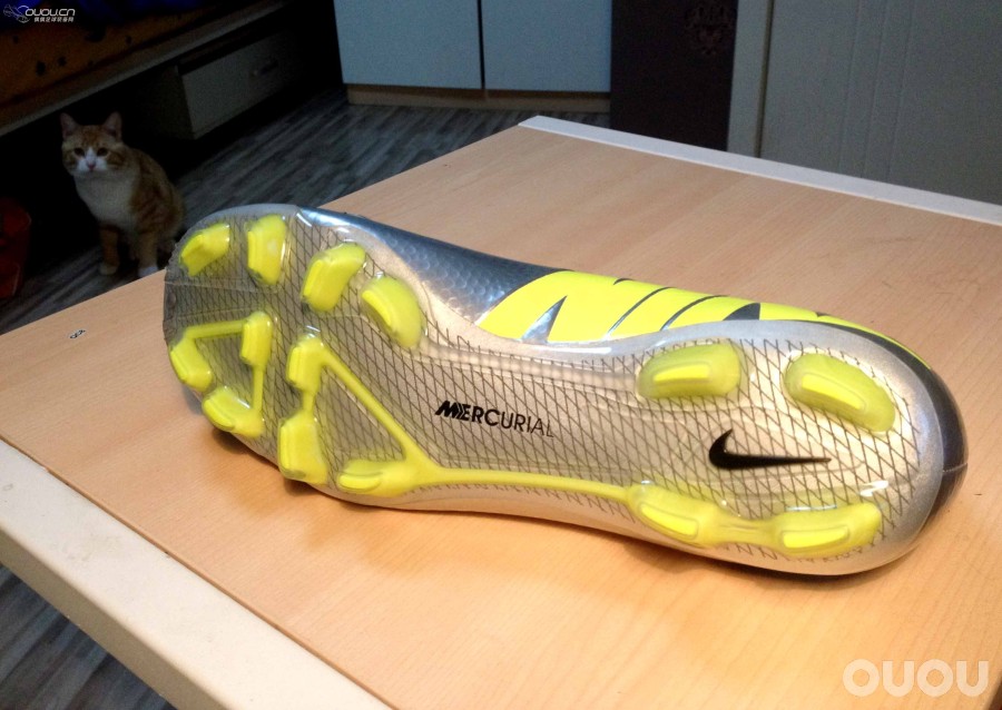 顶级刺客9 HG,2002大罗世界杯金靴复刻版