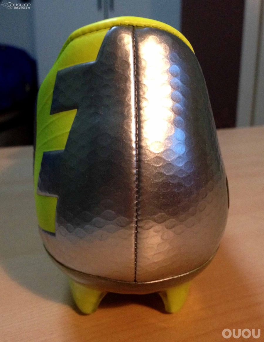 顶级刺客9 HG,2002大罗世界杯金靴复刻版