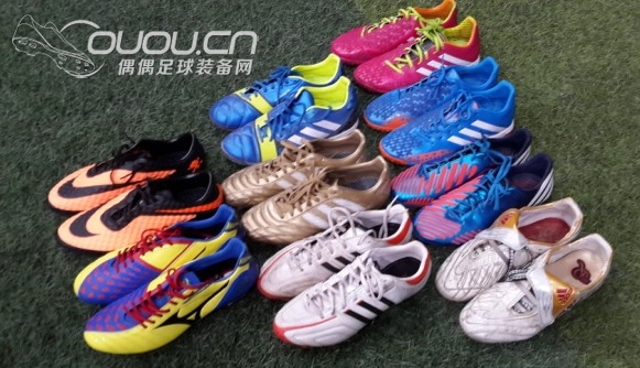 我踢球最爱的号码就是9 现在我集齐了9双鞋 做个纪念