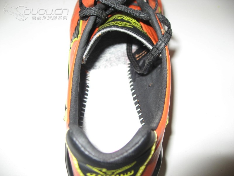 穿双袜子去踢球——Mizuno Estrela Neo