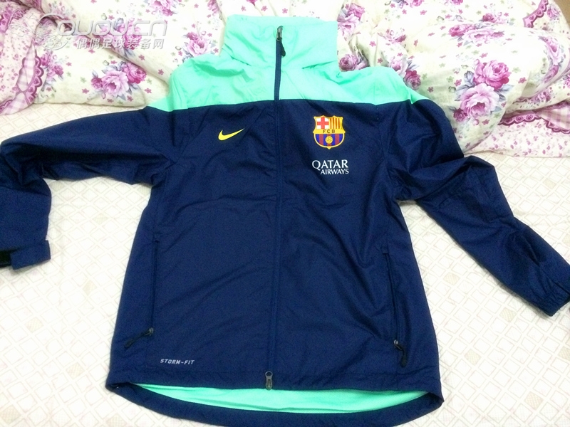 最近收的风雨衣~