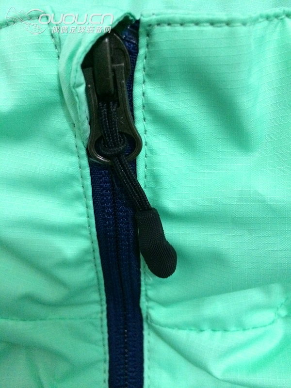 最近收的风雨衣~