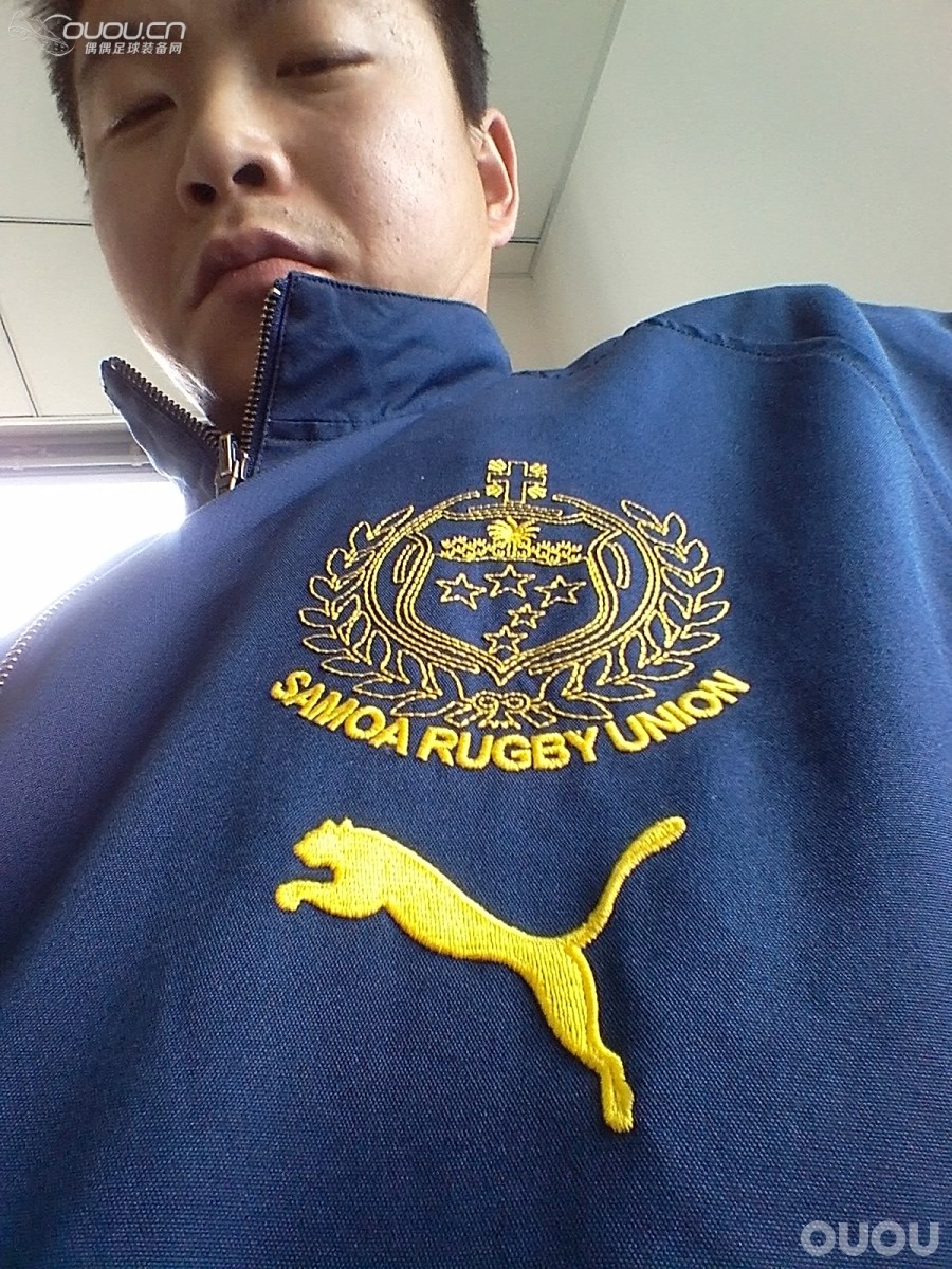 谁知道这是哪个球会?