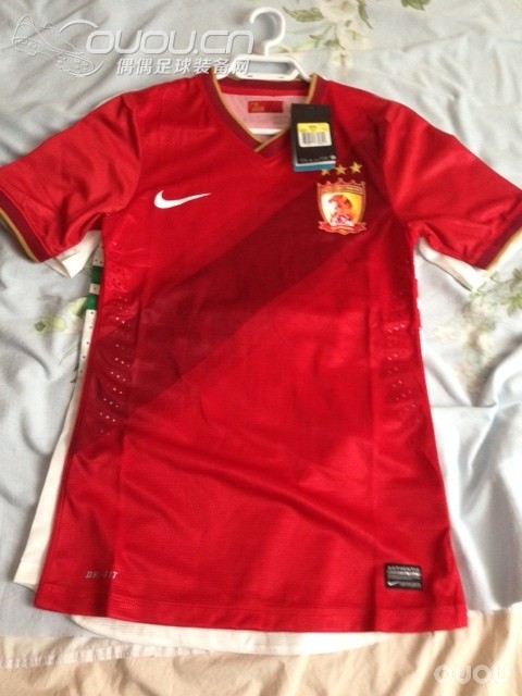 浅谈恒大13,14主场球衣