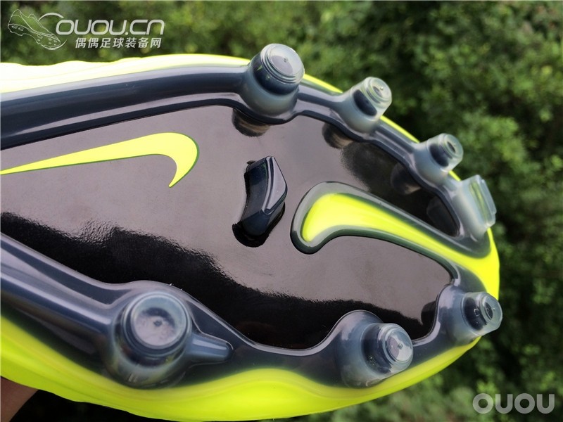 刚刚到手的意产球员版毒锋