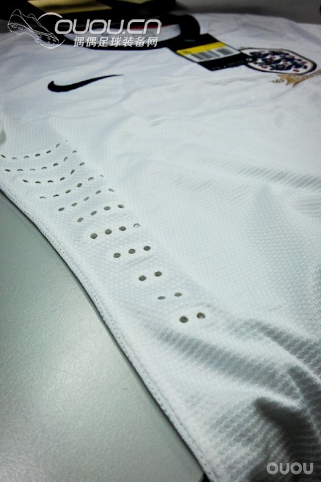 2013年英格兰150周年主场 更衣室球员版球衣 小体验!