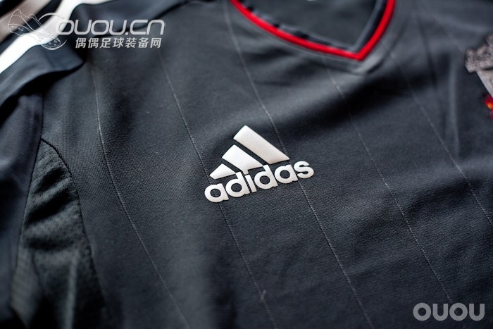 阿达最后的利物浦一套 球员版 这个坛子里应该很多很多了 呵呵