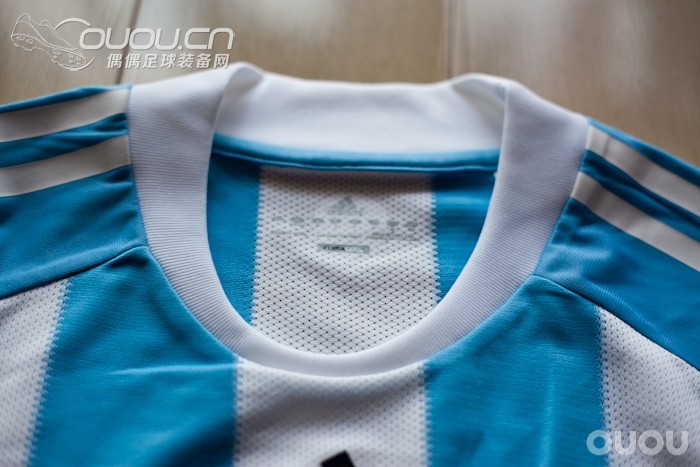 1011年阿根廷更衣室球员版 长袖球衣一件 还是这个阿达的模板!~