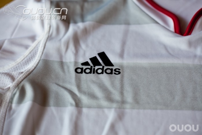 11-12赛季?拜仁球员版长袖 配套短裤难找啊~大家随便看看