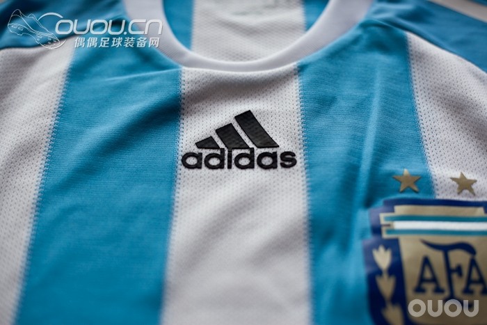 1011年阿根廷更衣室球员版 长袖球衣一件 还是这个阿达的模板!~