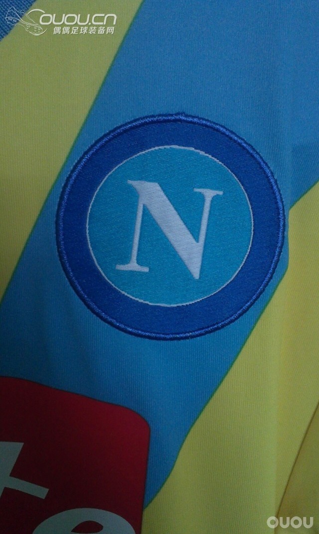 这是错版…还是泰版…附女友上身图…原来是欧冠版本…