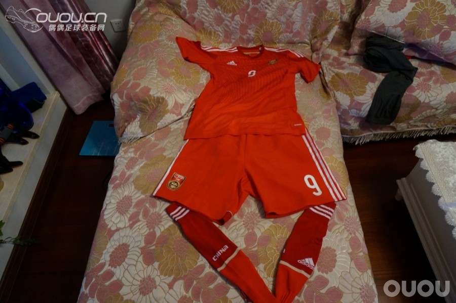 2014新款国足球员版 Adizero