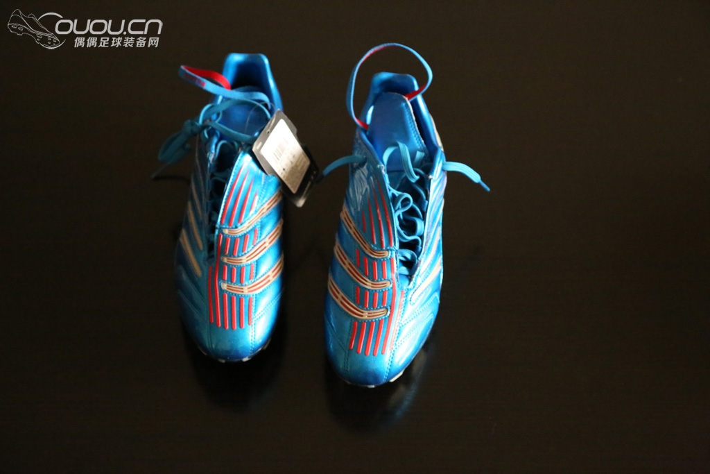 仅以此鞋献给永远的偶像——大卫·贝克汉姆,祝他生日快乐