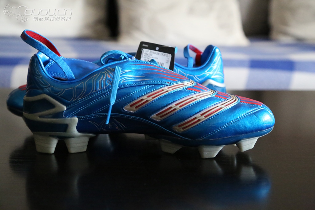 仅以此鞋献给永远的偶像——大卫·贝克汉姆,祝他生日快乐