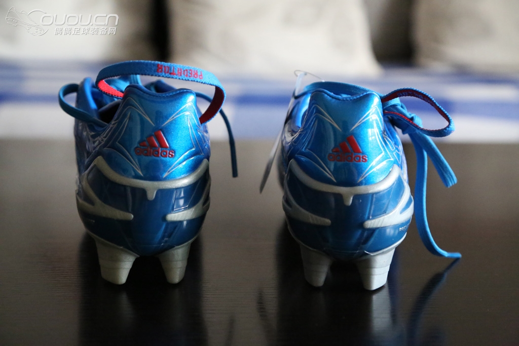 仅以此鞋献给永远的偶像——大卫·贝克汉姆,祝他生日快乐