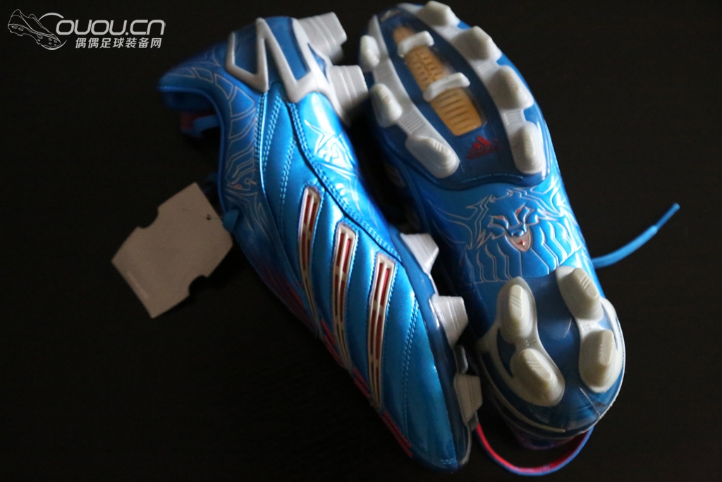 仅以此鞋献给永远的偶像——大卫·贝克汉姆,祝他生日快乐