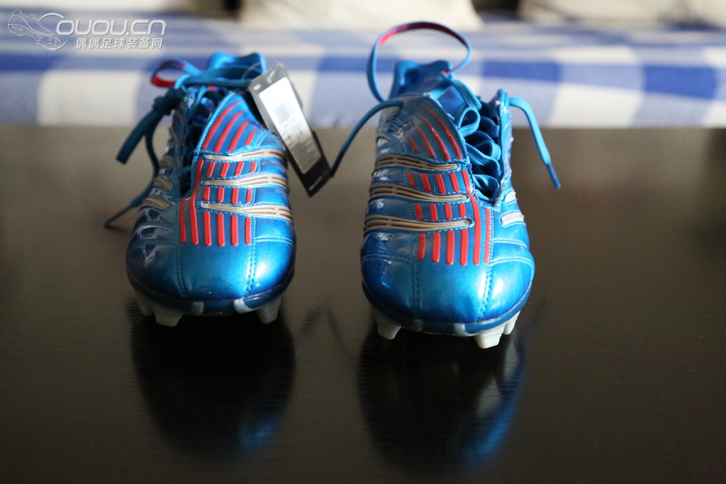 仅以此鞋献给永远的偶像——大卫·贝克汉姆,祝他生日快乐