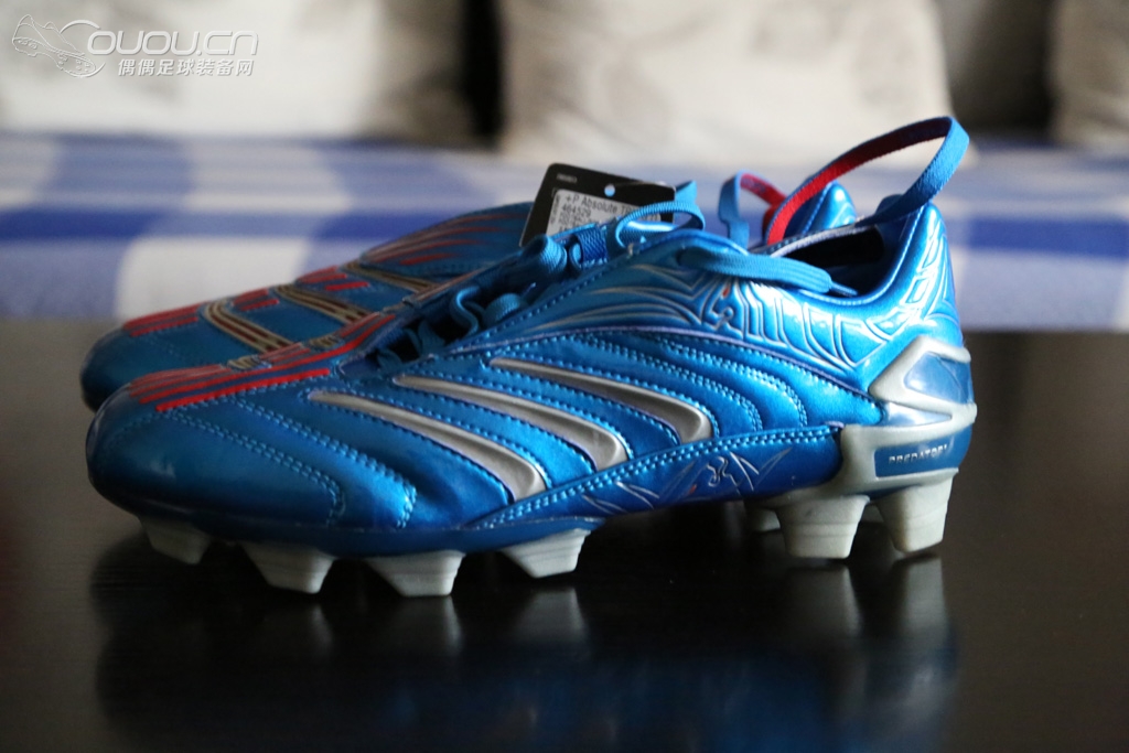 仅以此鞋献给永远的偶像——大卫·贝克汉姆,祝他生日快乐