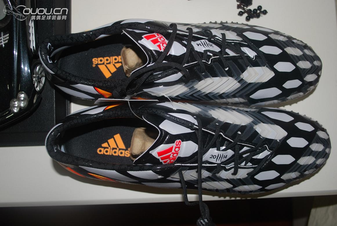 我的世界杯大奶牛HG猎鹰开箱照,密集恐惧症者慎入~顺便秀下我的鞋子们。球踢得不好,但是鞋必须给力~