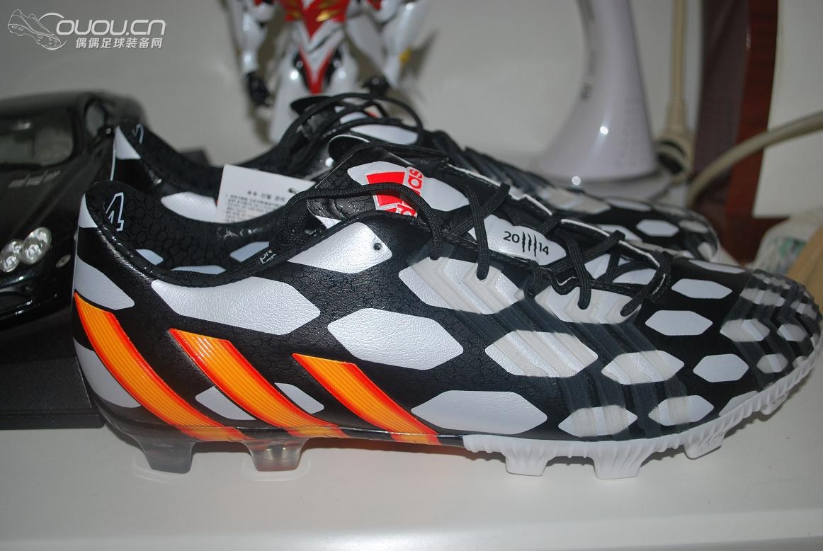 我的世界杯大奶牛HG猎鹰开箱照,密集恐惧症者慎入~顺便秀下我的鞋子们。球踢得不好,但是鞋必须给力~