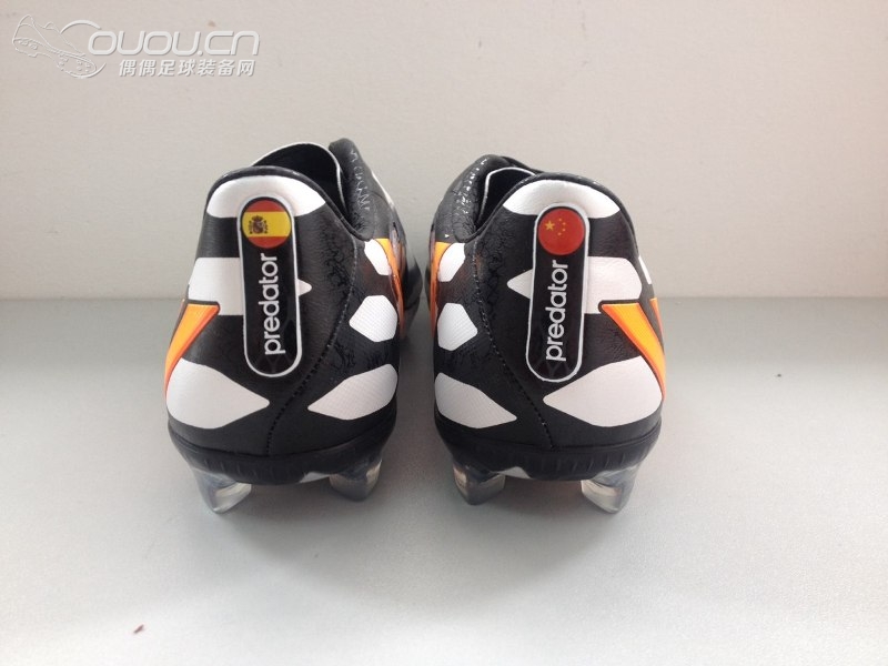 世界杯配色 奶牛猎鹰13 球鞋ID