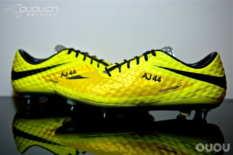 贾努扎伊混钉毒锋