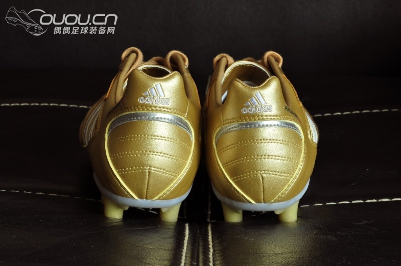 法兰西边路老将无缘世界杯最后一战,赛后海边度假家人陪同散心,外加无聊自拍pathiqe X top series留念。