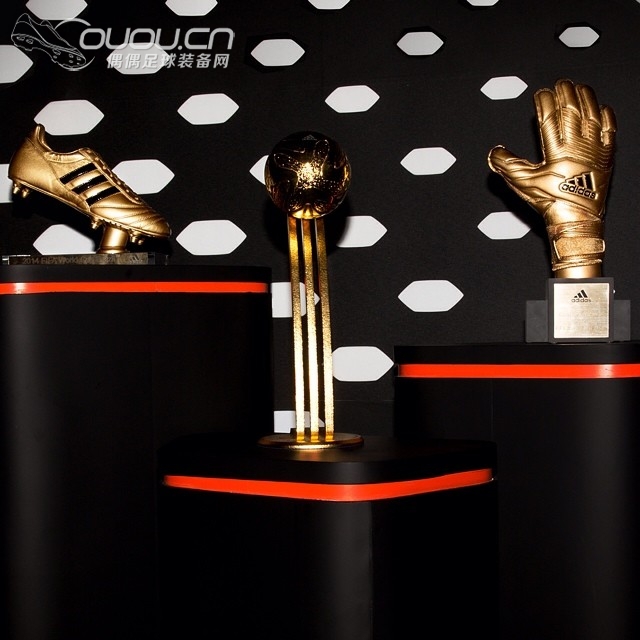 属于阿迪的世界杯