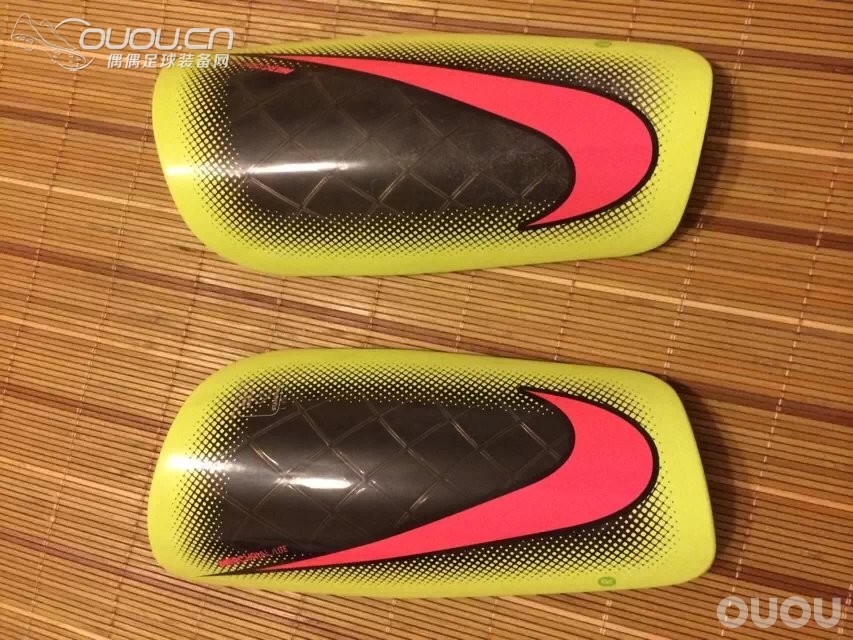 刚入手红色袋鼠皮顶级AG 传奇4