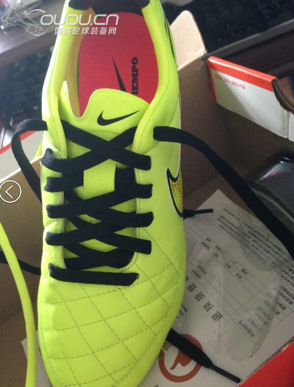 求见正不正 我屠脚吗 觉得全亮色太单调就换了个黑鞋带 好看不