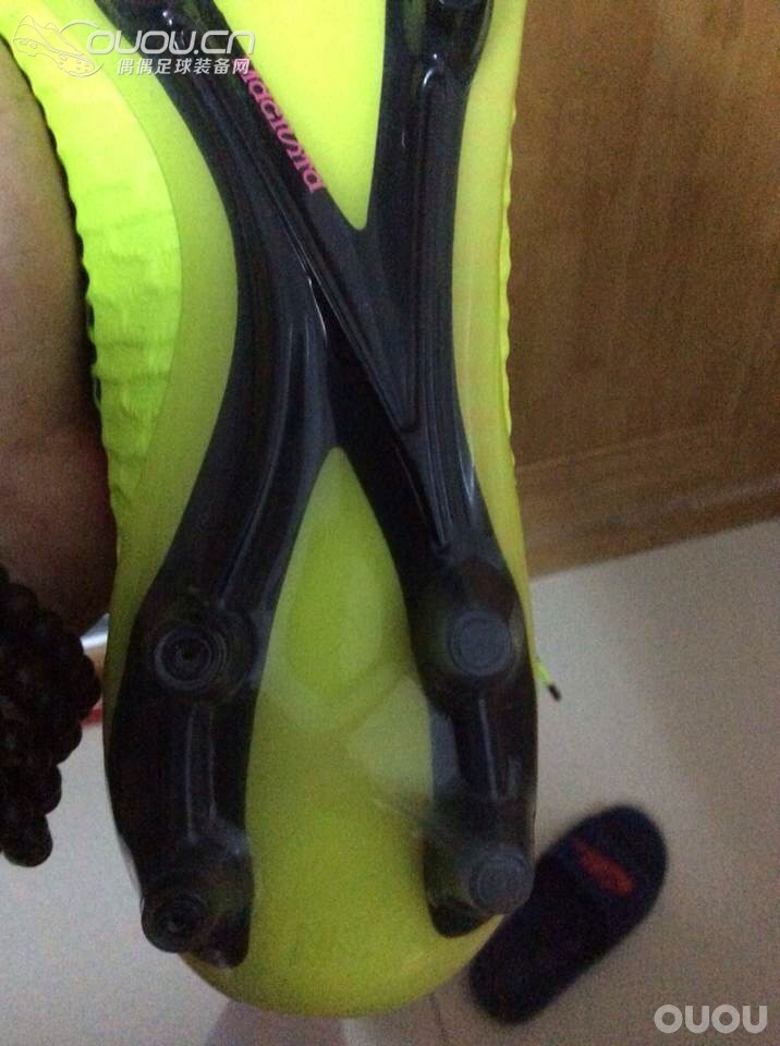 刚到手的鞋子,也是这么久以来最喜欢的鞋子·