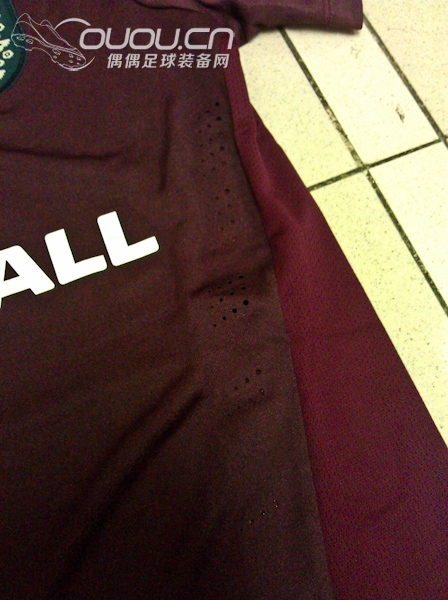 上身照来两张!哈哈~2014世界杯英格兰球员版训练服小试!